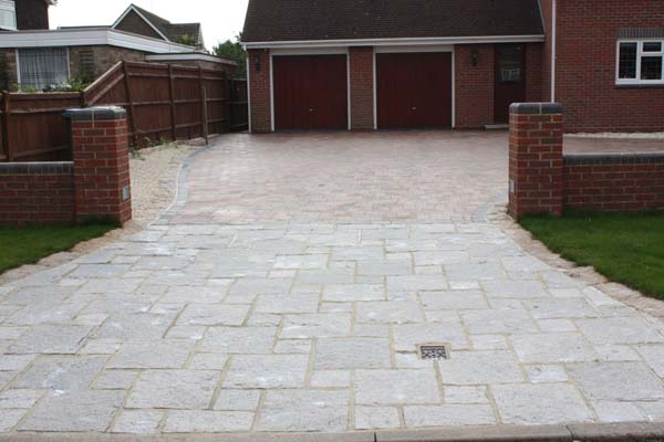 granite_driveway_entrance_rustington49.jpg