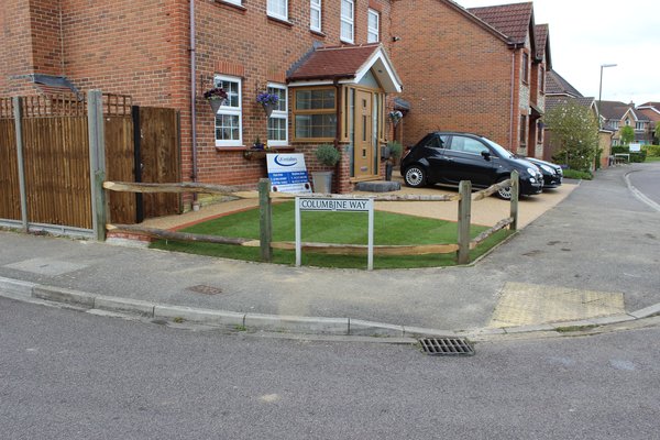 resin bound driveway with chestnut rail fence columbine road rustinton BN176UX 12 2548